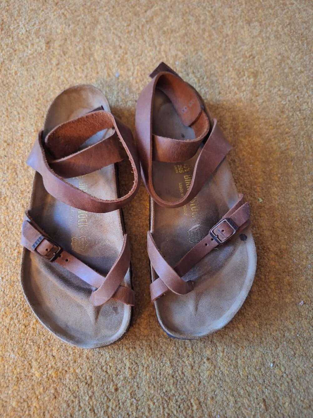 BIRKENSTOCK SANDAL.